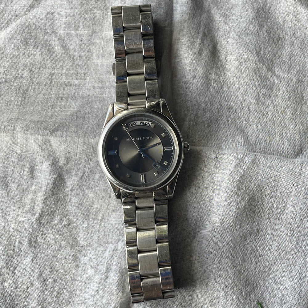 Michael Kors Colette Silver-Tone bracelet watch MK6051